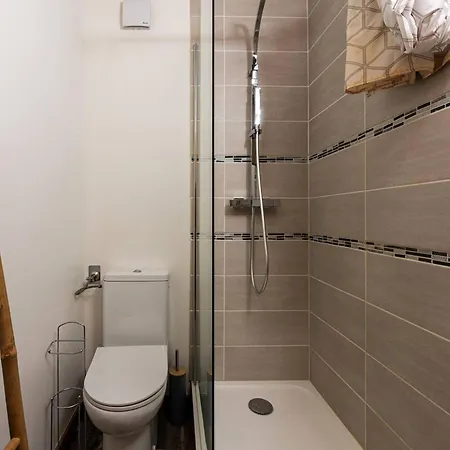 Moderne Pour 4 Personnes Avec Acces Skis Aux Pieds