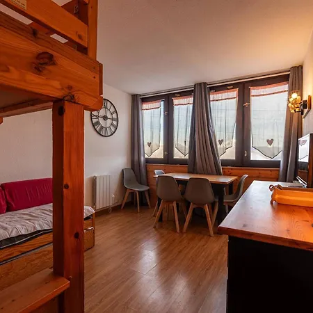 Apartment Moderne Pour 4 Personnes Avec Acces Skis Aux Pieds