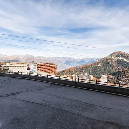 Moderne Pour 4 Personnes Avec Acces Skis Aux Pieds